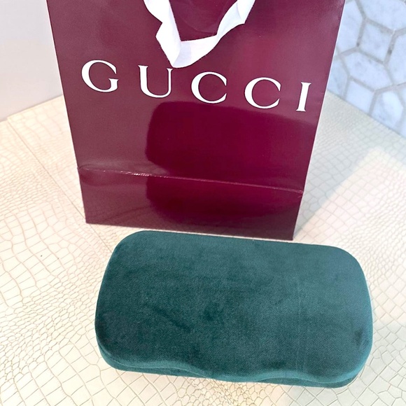 XL New Authentic GUCCI Emerald Green Velvet  Sunglass Case. - Picture 1 of 7